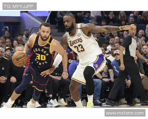 勇士与骑士谁更强大历史对比与球员表现全面分析 勇士与骑士谁更强大历史对比与球员表现全面分析